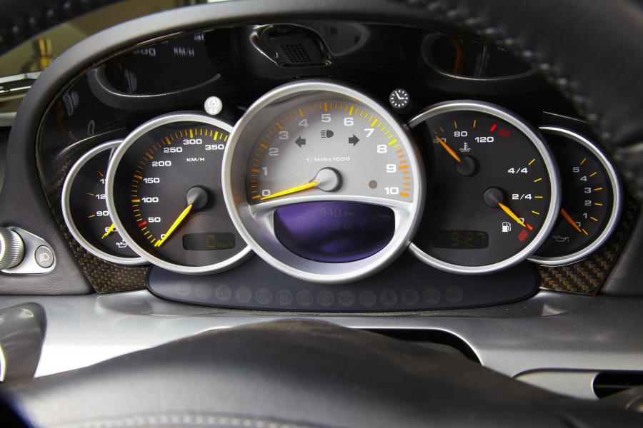  Porsche Carrera GT 2004 года  (фото 5 из 77)